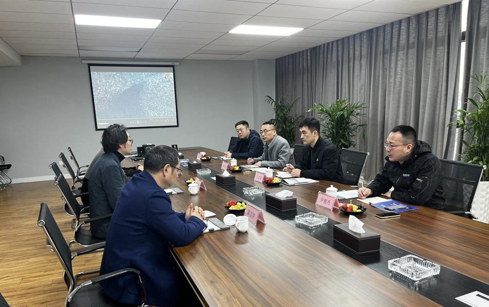 Wang Zhiguo, leader of Linyi High-tech Zone, Shandong Province, and his party vi